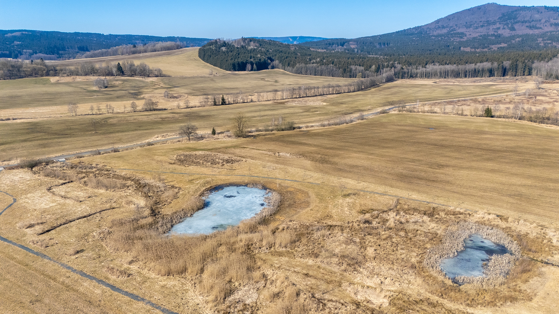 tůně v Nemanicích, pohled shora