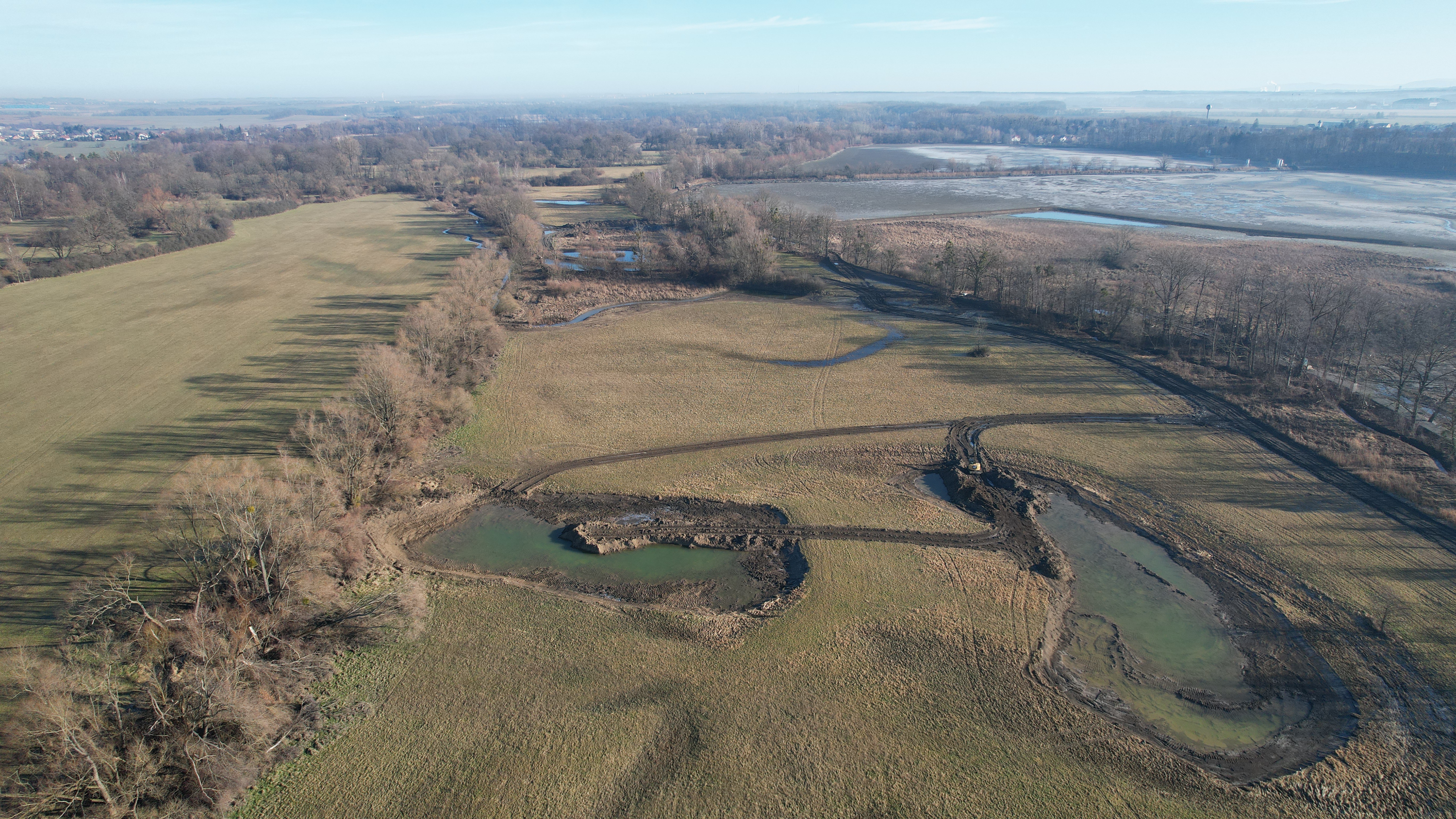 Realizace nových tůní v loukách mezi rybníky a Odrou